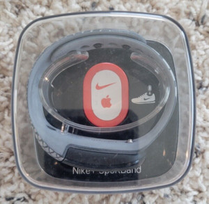 EUC Nike+ SportBand Black/Cool Grey/Silver WM0057 007