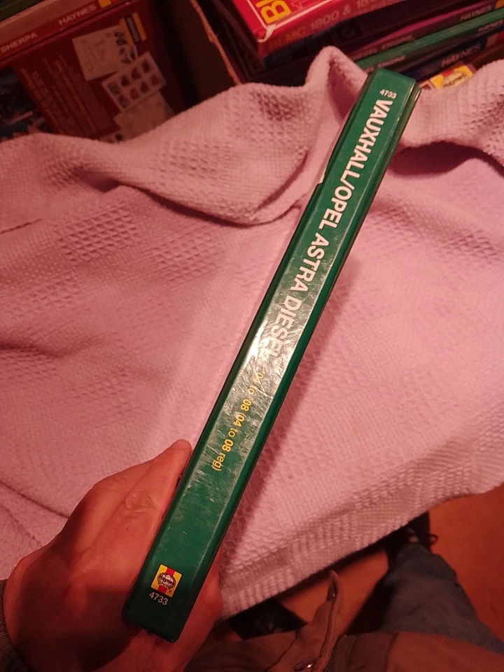 Vauxhall Astra Opel Haynes Manual DIESEL 2004 TO 2008 book - Image 2 of 4