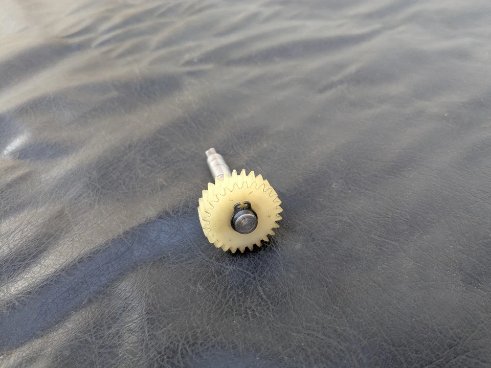 MG MGB 1968-1974 Velocímetro Original Piñón Drive Gear Blanco 26 Dientes Foto 3 de 4