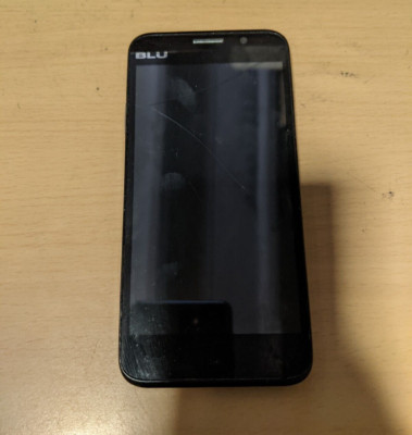 Blu Dash 5.0 4GB - Black - Dual Sim Unlocked - READ BELOW!!!