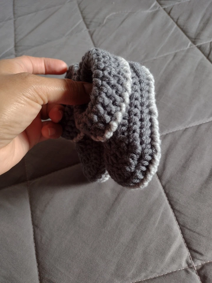 recién nacido-3 meses bebé niño zapatos, hecho a mano ganchillo gris Foto 2 de 3