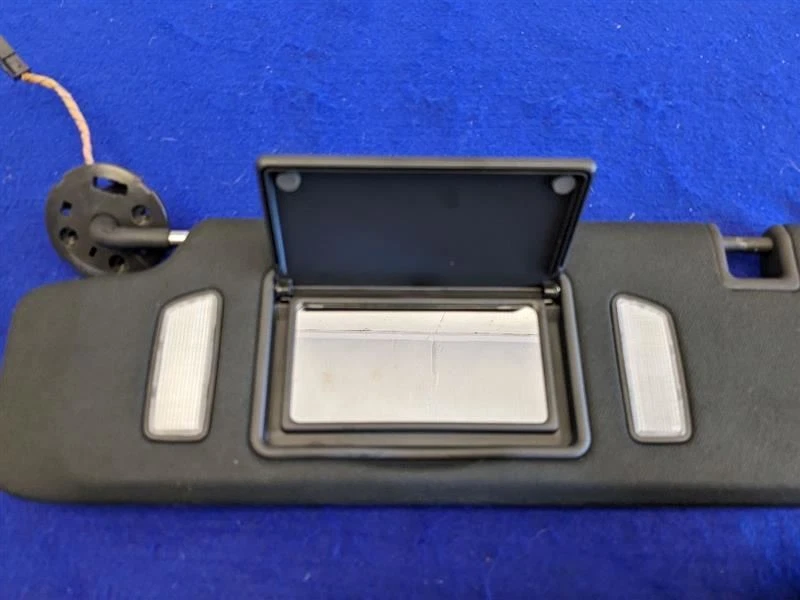 Пара передних солнцезащитных козырьков 2017-2022 Chevrolet Camaro SS Coupe 2265 - Изображение 3 из 4