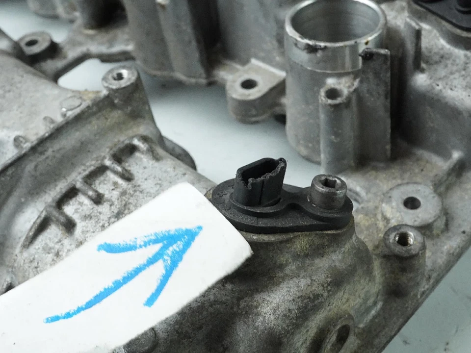 2011 - 2013 Bmw X5 X6 E70 E71 4.4 Twin Turbo Valve Cover Engine Cylinder Head Lh Foto 4 de 4