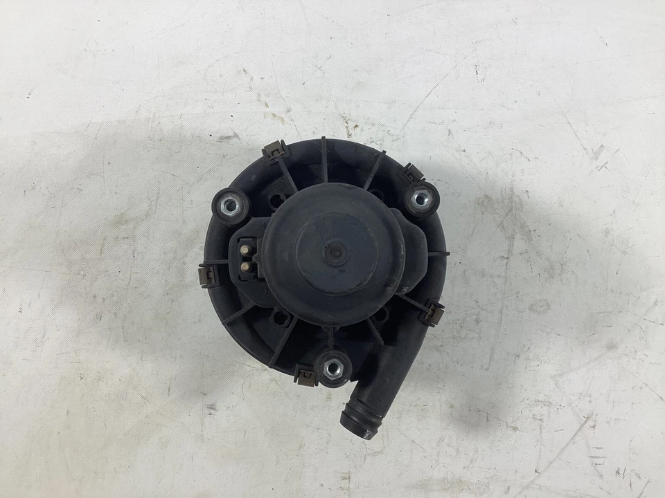 Оригинальный вторичный насос впрыска воздуха смога для Mercedes S63 S65 CL63 AMG 2007-2012 годов выпуска. - Изображение 2 из 4