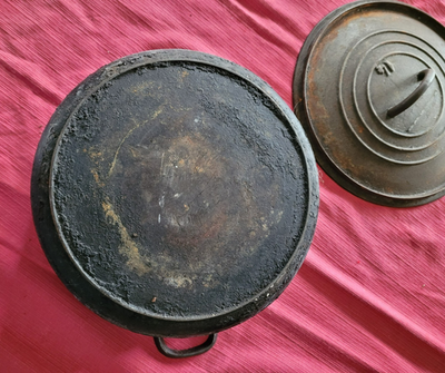 8 ⚜️ Ancienne Cocotte, Faitout, Marmite en Tôle Émaillée Jaune Vintage