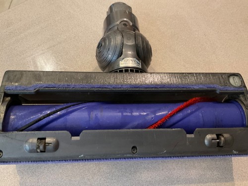 DYSON V7/V8/V10/V11 Motorbar Cleaner Head Hair Removal Vanes Floor Nozzle end - Picture 5 of 6