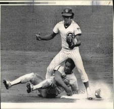 1975 Press Photo Tony Taylor in Baseball Game with Manny Trillo in Chicago