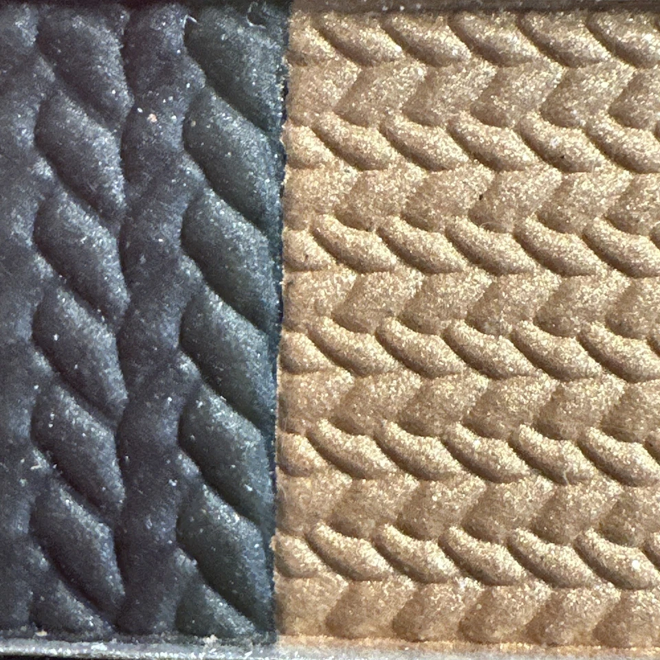 Revlon Custom Eyes Shadow & Liner - 005 GOLD SPUN- Brand New /Sealed - Image 4 of 4