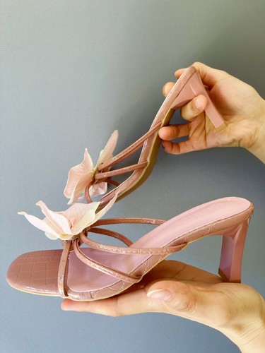 Women’s Pink Floral Kitten Heels Sandals, Size Small 38 - Picture 3 of 3