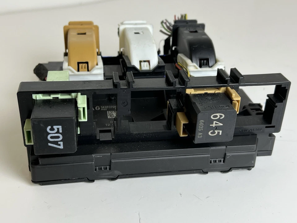 Volkswagen Golf 2016 módulo de control de carrocería BCM 5K0937086AB OEM Foto 2 de 4