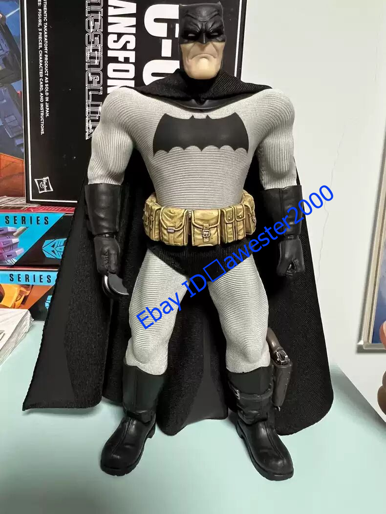 Mezco Toyz THE DARK KNIGHL RETURNS 1/12 Scale Batman 6″ Figures
