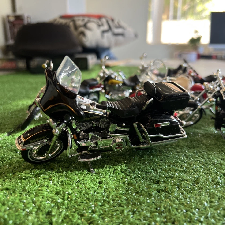 1:18 MAISTO Die Cast Metal Harley Davidson XL 1200C Sportster Lote Suelto 8 Foto 3 de 4