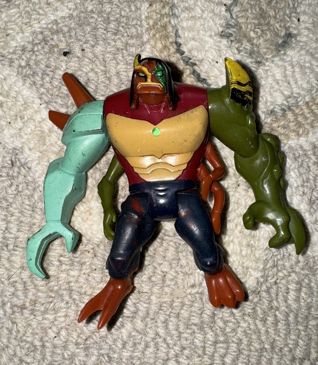 ULTIMATE KEVIN Ben 10 Figure 3 / 4