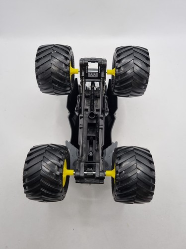 Monster Jam Batman Monster Truck 2021 gran escala 1:24 diecast raro en muy buena condición - Imagen 9 de 10