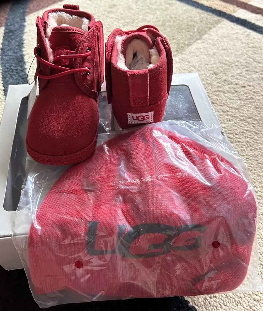 Junior uggs top size 4