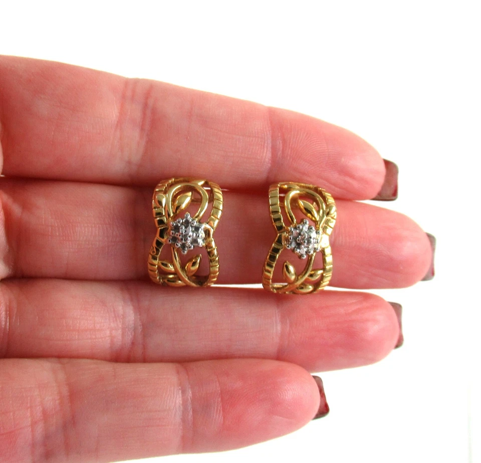 Pendientes de diamantes de plata de ley .925 enchapados en oro amarillo racimo floral de rosas Foto 2 de 2