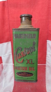 Vintage Wakefield Castrol XL Motor Oil – 1 Quart “Castrol Caddy” Oil Can