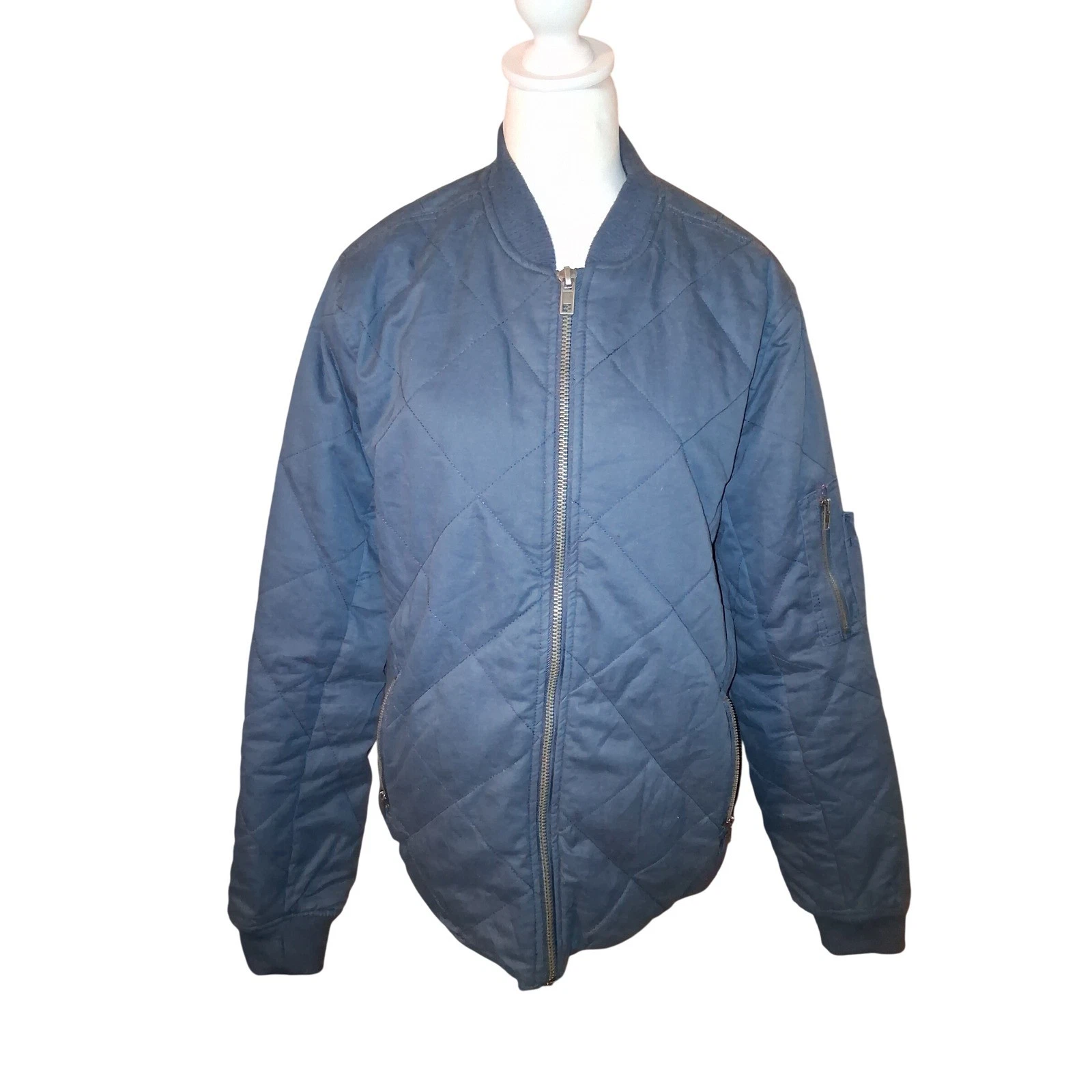 Modern Amusement Men's Size Large Quilted Bomber Jacket Blue Flannel Lined