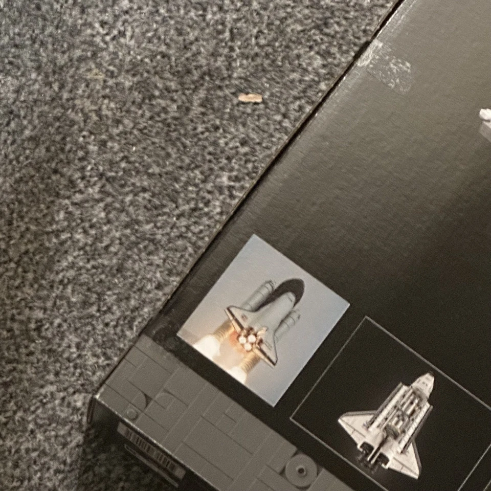 LEGO - Icons - NASA Space Shuttle Discovery (10283) - Brand New - Image 3 of 4