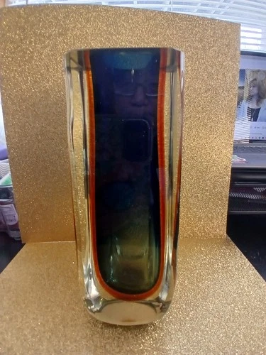 Murano Vase Designed by Flavio Poli for Seguso Made In Italy Mid Century Modern