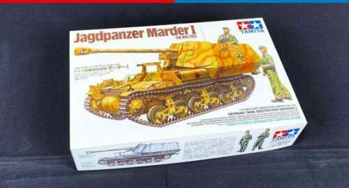 Modellini statici di barche, navi, imbarcazioni carri armati scala 1:35