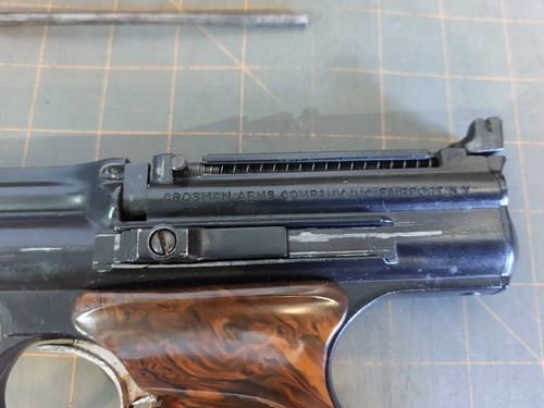 Crosman 600 .22 Cal Semi Auto CO2 Air Pistol In Rocket Box - Picture 5 of 11