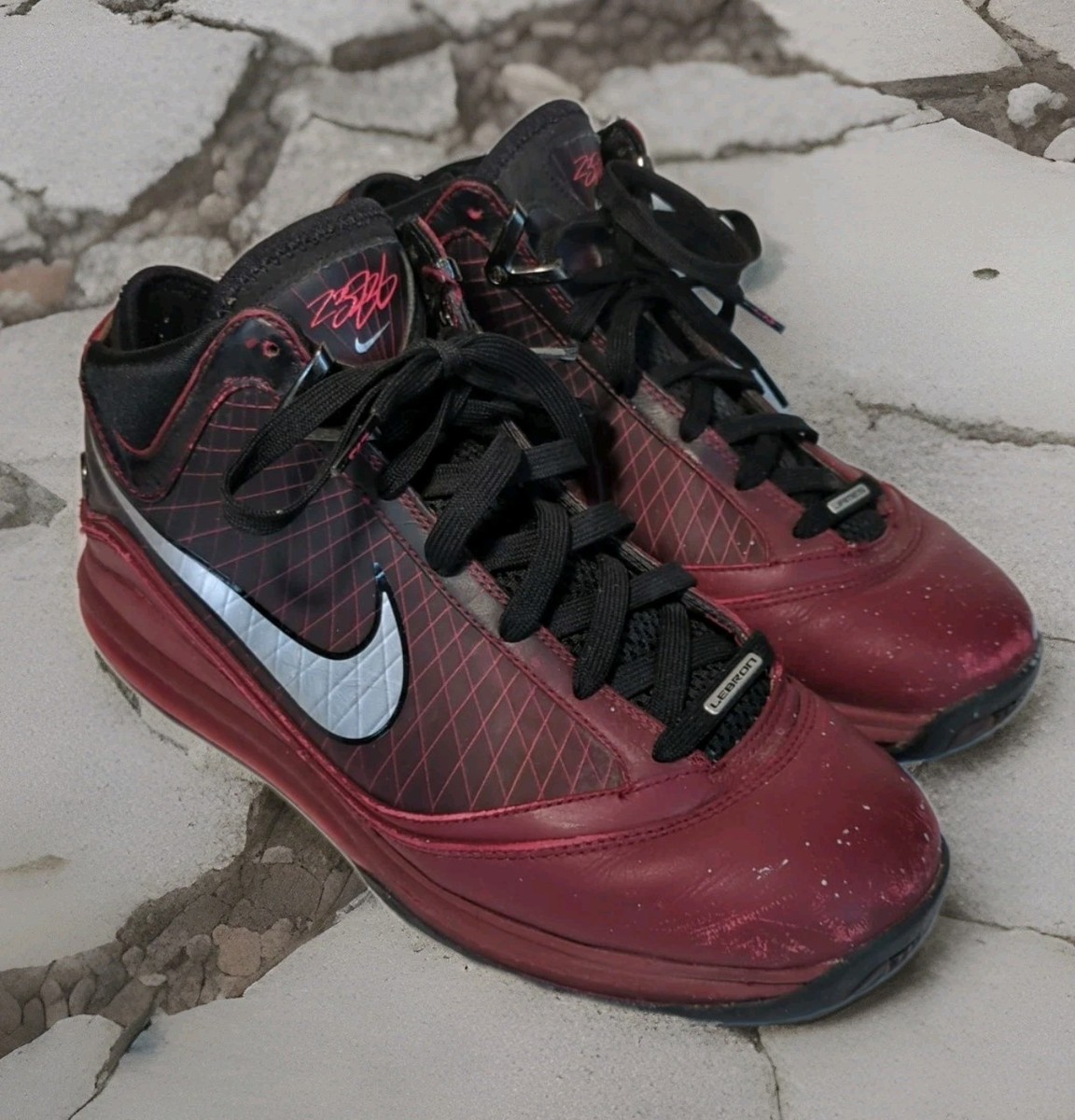 Nike Lebron Retro Christmas 2019 Size 10 VII Red Black Silver