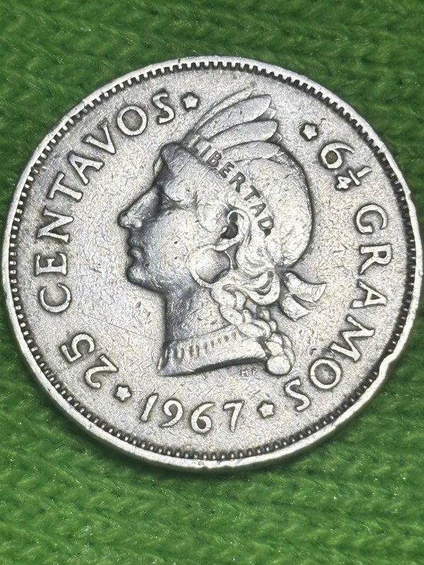 1967 25 Centavos-6 1/4 Gramos Dominican Republic Copper-Nickel Coin.