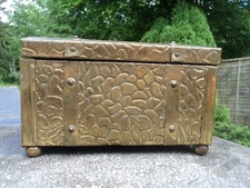 ANTIQUE ARTS AND CRAFTS BRASS WITH COPPER RIVET WORK TEA CADDY/CHEST/CASKET.