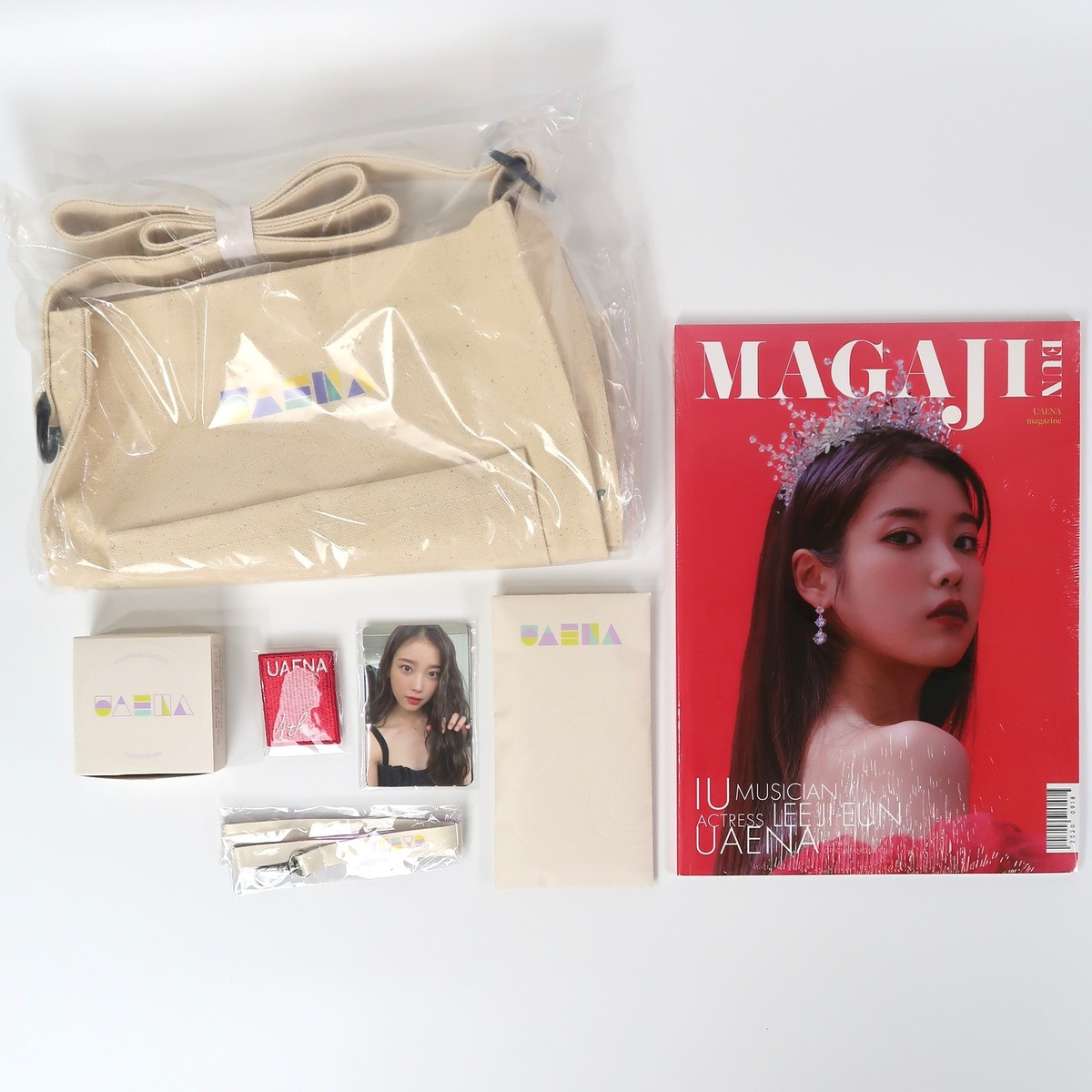 IU iu 4期 FC フォトブック　雑誌　本 IU iu 4期 FC フォトブック 雑誌 本 - メルカリ
