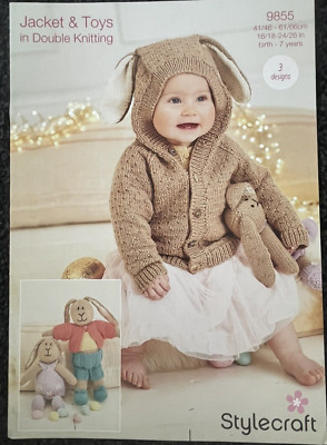Baby Mädchen Hase Kapuzenjacke + 2 Hasen Spielzeug STRICKMUSTER Stylecraft 9855