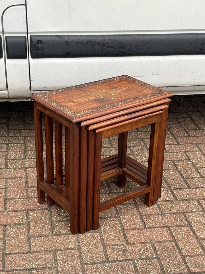 Nido de Mesas, Mesas de Café/Lámpara Perfectas Foto 3 de 4