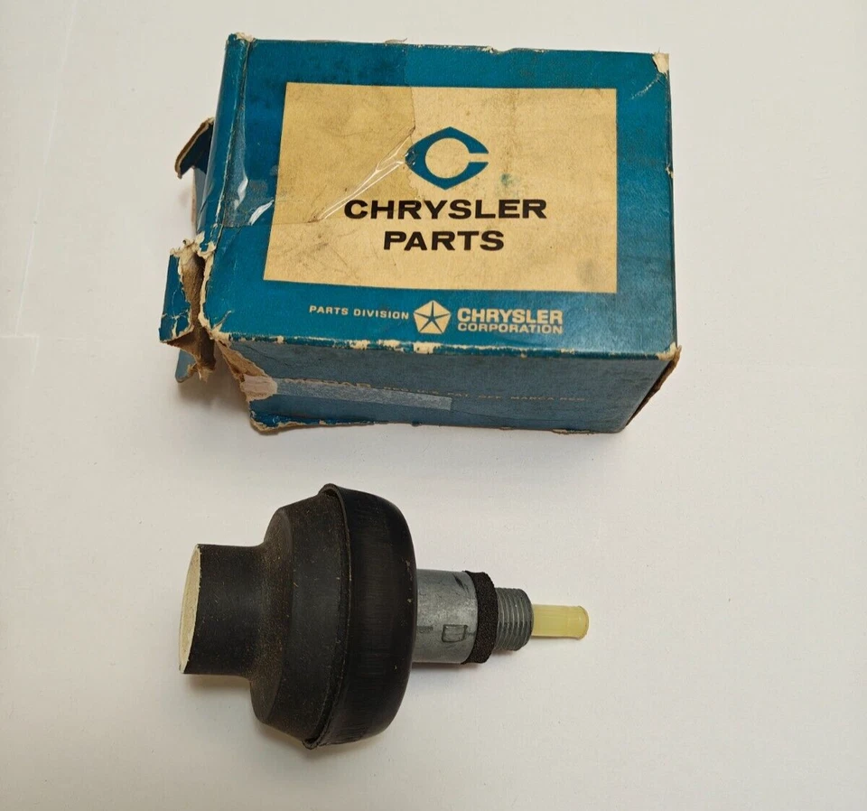 1960-1962 Dodge Truck D100 Series P100 Foot Windshield Washer Pump 1887630 NOS. - Image 4 of 4