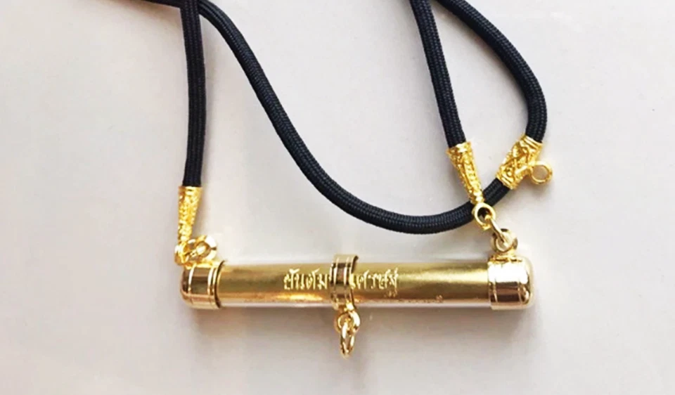 Collar Tailandés Takrud Talismán Multimillonario Mantra Colgante Buda Amuleto 12" Foto 3 de 4