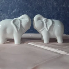 BIA Cordon Bleu Porcelain White Elephant Salt and Pepper Shakers Set 1528i