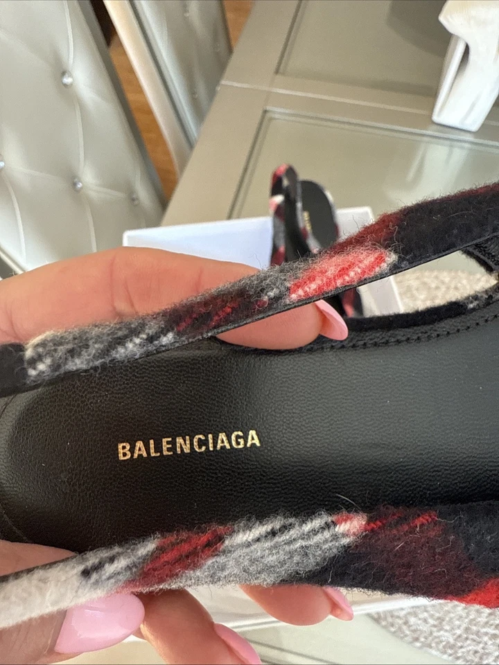 Balenciaga Knife Flats Pointy Toe Very Sexy And Stunning 😍 Size 40(9) Italy - Image 3 of 4