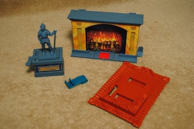 13 Dead End Drive Game Parts Fireplace Picture Frame Statue Pedestal No. 4410