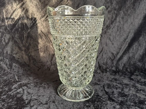 Vintage Anchor Hocking WEXFORD Footed Scalloped 10" Large Flower Vase