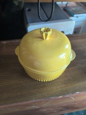 Sunshine Yellow Bakeware 3 Qt. Round Casserole Dish w/Lid Made In The USA