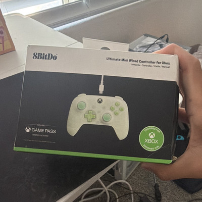 8BitDo Ultimate Mini Wired Xbox Controller Hall Effect RGB White/Green