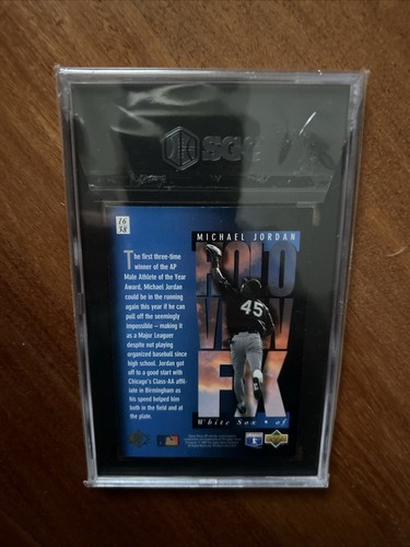 Michael Jordan #16 1994 Upper Deck SP HOLOVIEW SGC 8 - Picture 2 of 2