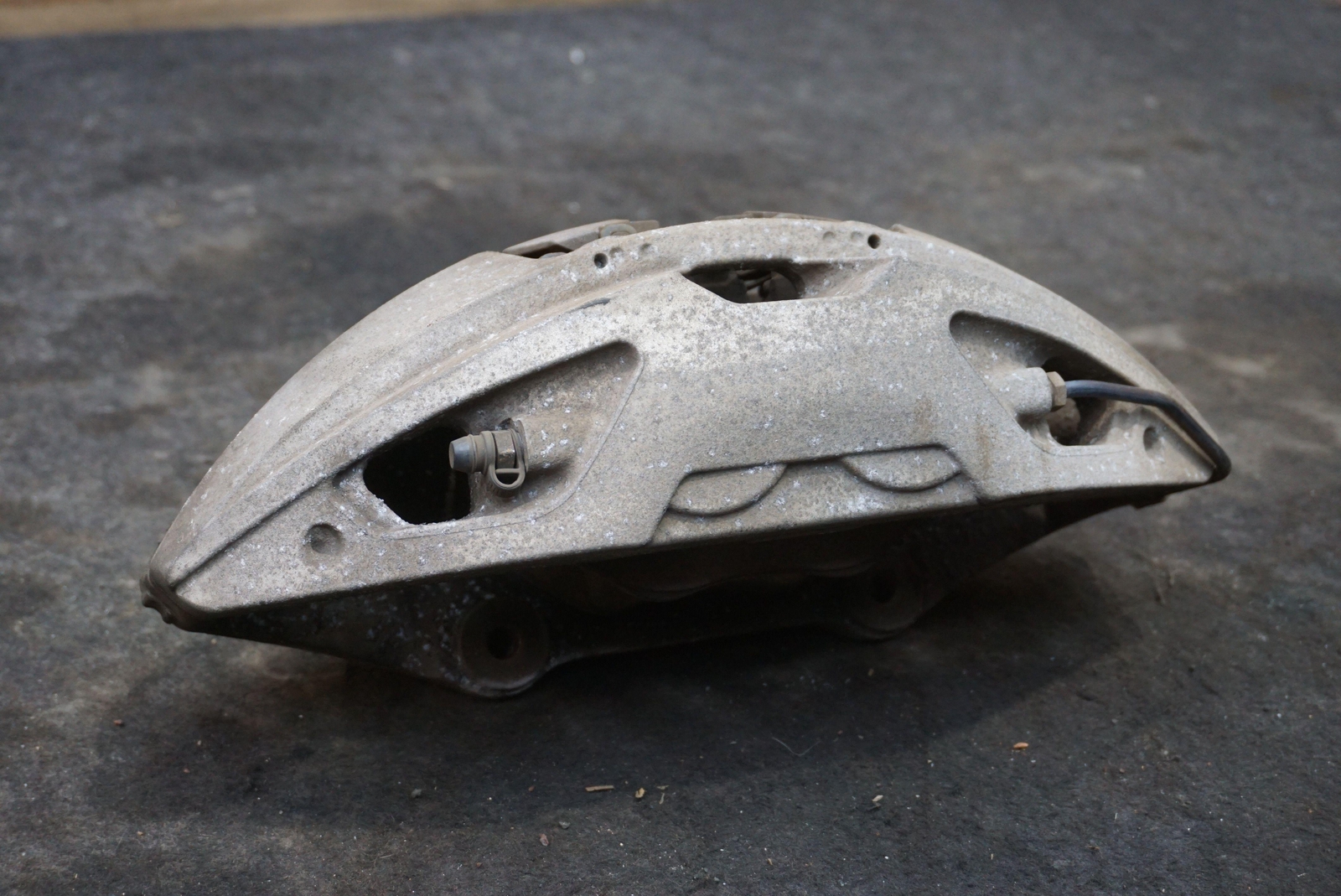 Front Left Brake Caliper M Sport 34116872577 OEM BMW 750i 740 G11 