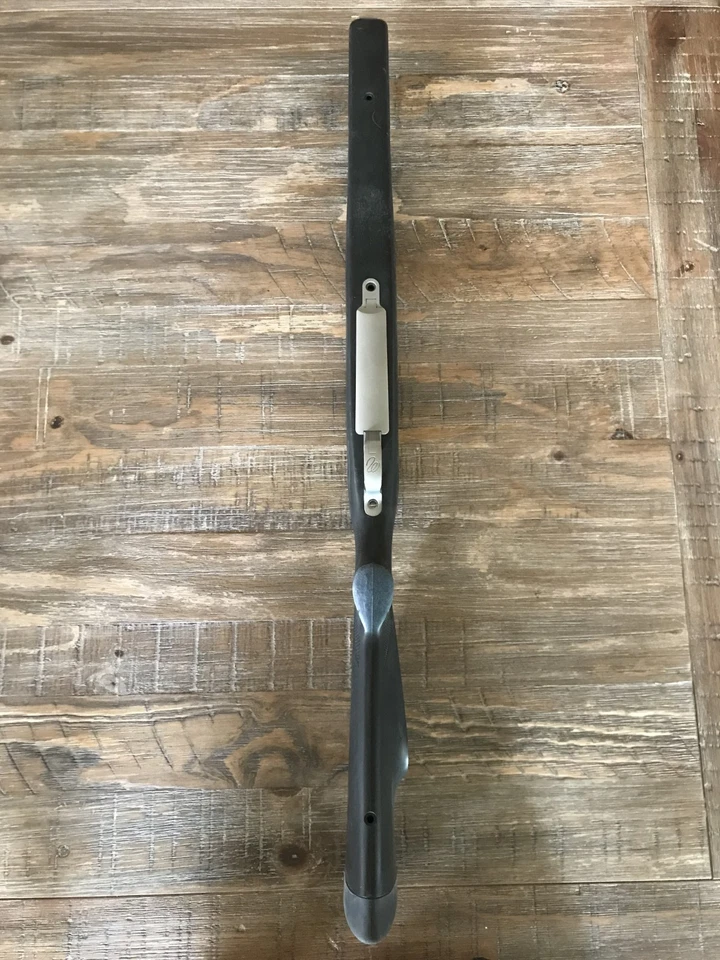 Culata derecha Weatherby Mark V Magnum, protector de gatillo, placa de piso Foto 2 de 4