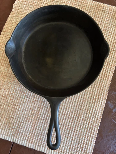 Griswold #7 Slant with Heat Ring Skillet Erie PA usa