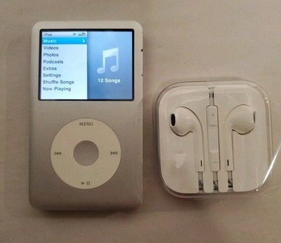 Apple iPod Classic 7th Generation 160GB Silver A1238 With New Ear