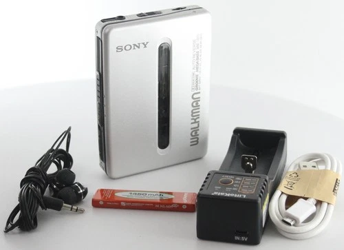 Vintage Sony Walkman - Mega Bass - Silver (WM-EX672/SM)