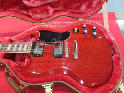 Gibson SG 2020 W/ Hard Shell Case USA Made