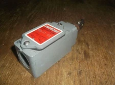 Dynamco HDL37 DX Heavy Duty Limit Roller Switch *FREE SHIPPING*