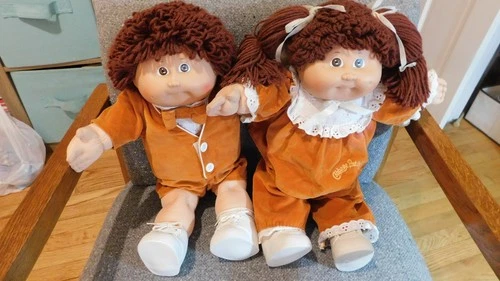 VTG 1982 TWIN BOY & GIRL CABBAGE PATCH DOLLS BROWN YARN HAIR ORANGE VELVET OUTFI