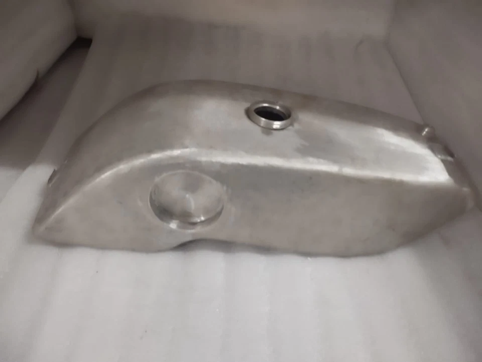 APTO PARA HONDA CB900F BOL D'OR Tanque de aluminio + Tapa Modelo 1979-1983 Foto 4 de 4